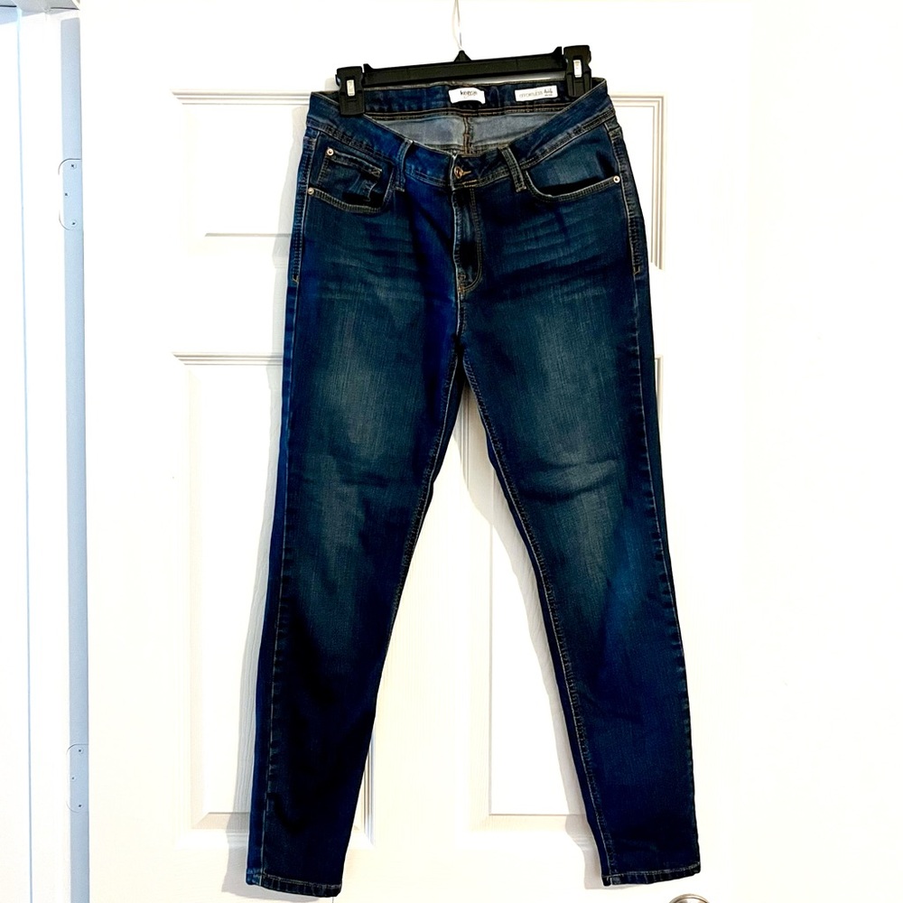Kensie Effortless Ankle Jeans - Size 8/29 - Darker Wash